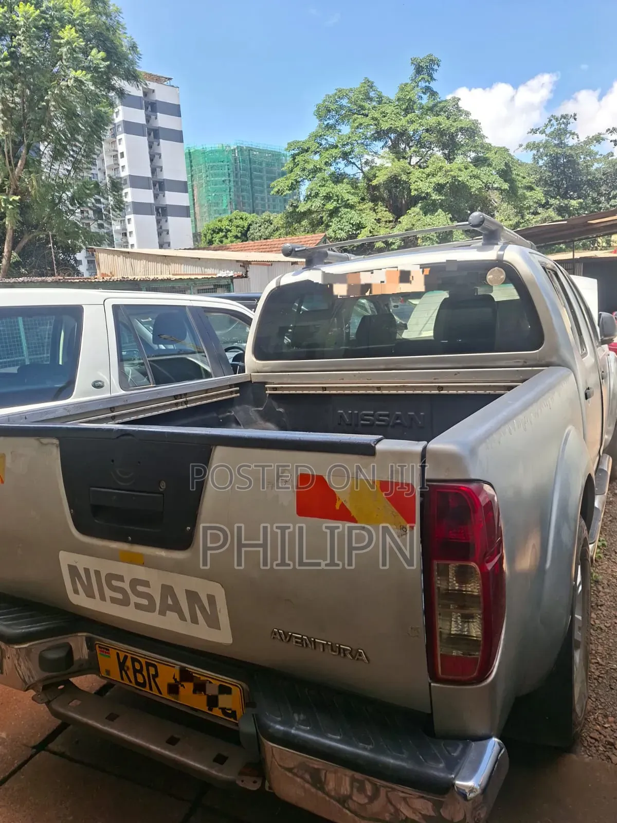 Nissan Navara 2011 Silver