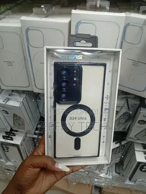 Samsung Galaxy S24 Ultra White and Clear Magnetic Case