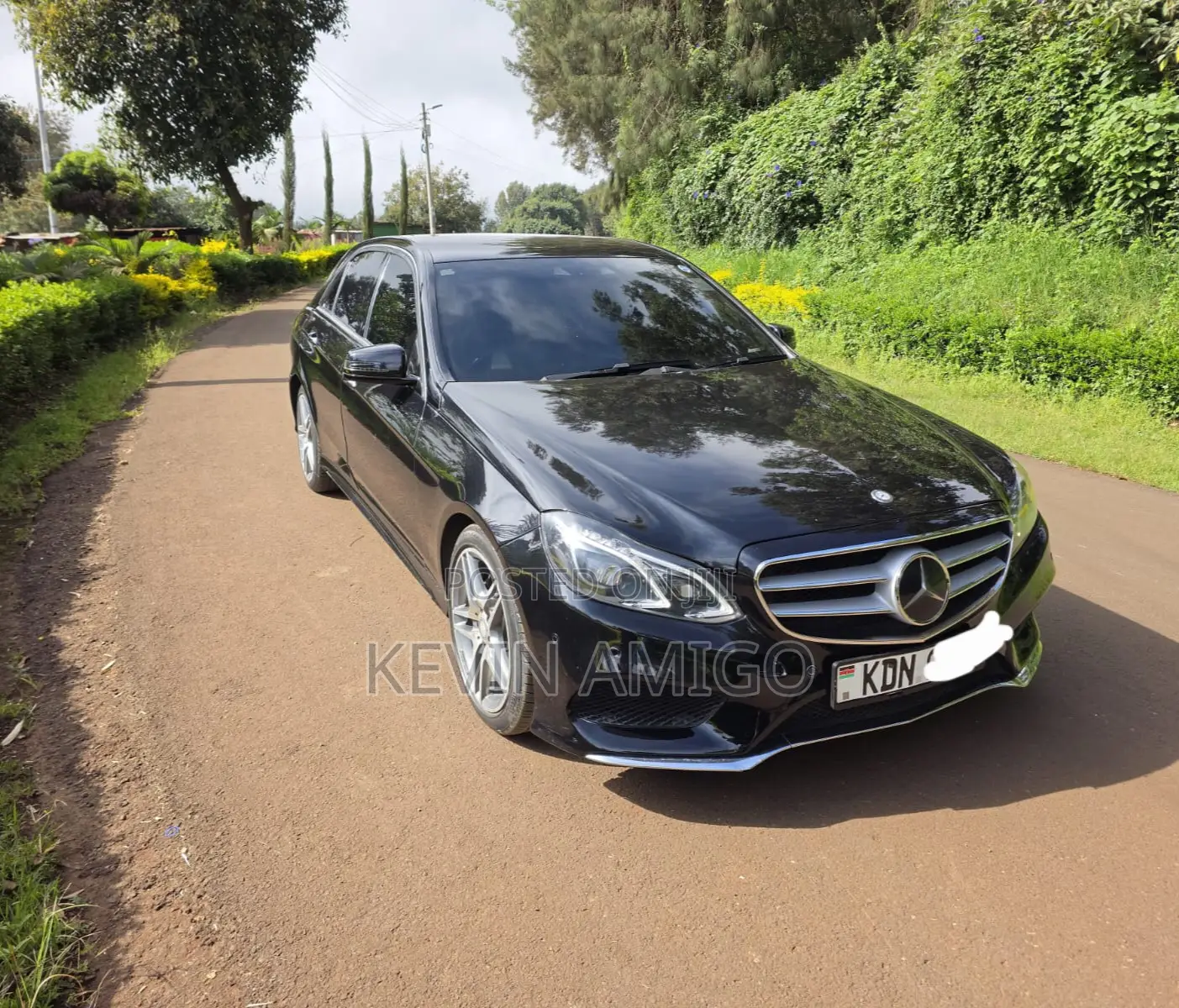 Mercedes-Benz E220 2016 Black