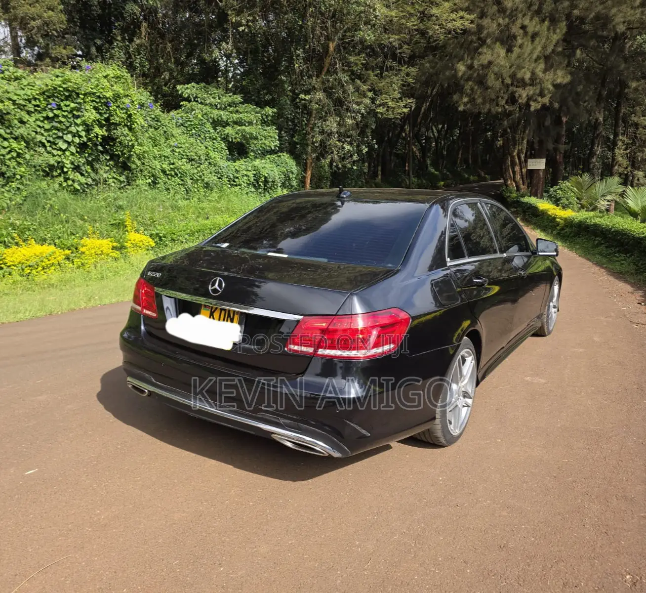 Mercedes-Benz E220 2016 Black
