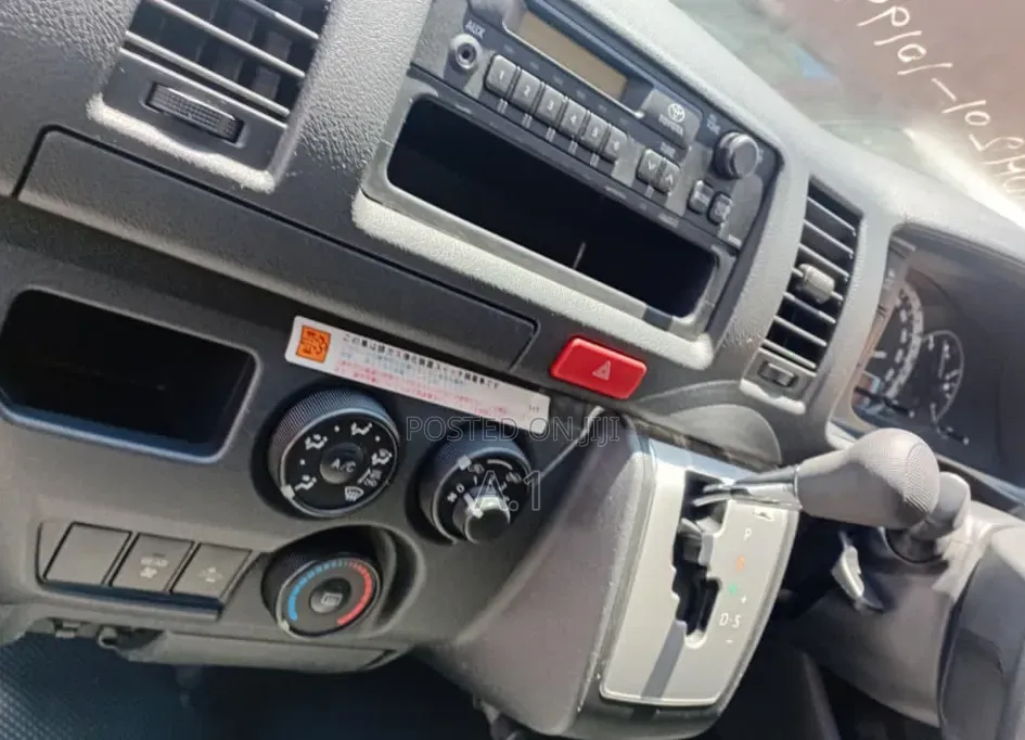 Toyota HiAce 2019 Blue