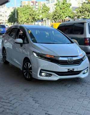 Honda Fit Shuttle 1.5 Hybrid 2WD 2019 White