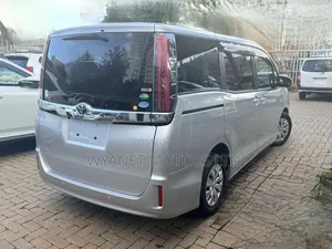 Toyota Noah 2019 Silver