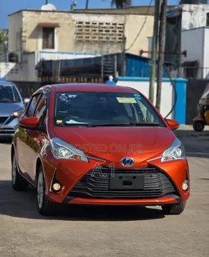 Toyota Vitz 1.5 FWD Hybrid 5dr 2019 Orange