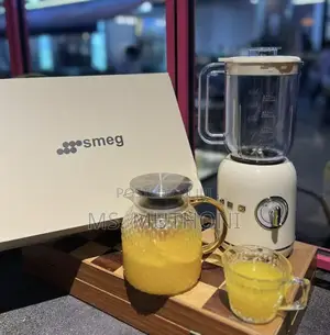 Smeg Blf03 Retro-Style Blender in Cream.