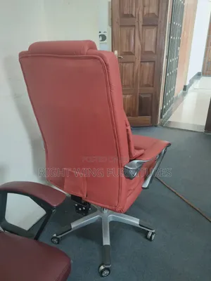 Modern Executive Office Seat - Recliner Red