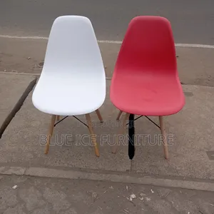 Plastic Salon Eames Chairs