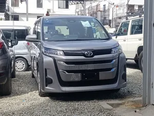 Toyota Noah 2022 Gray