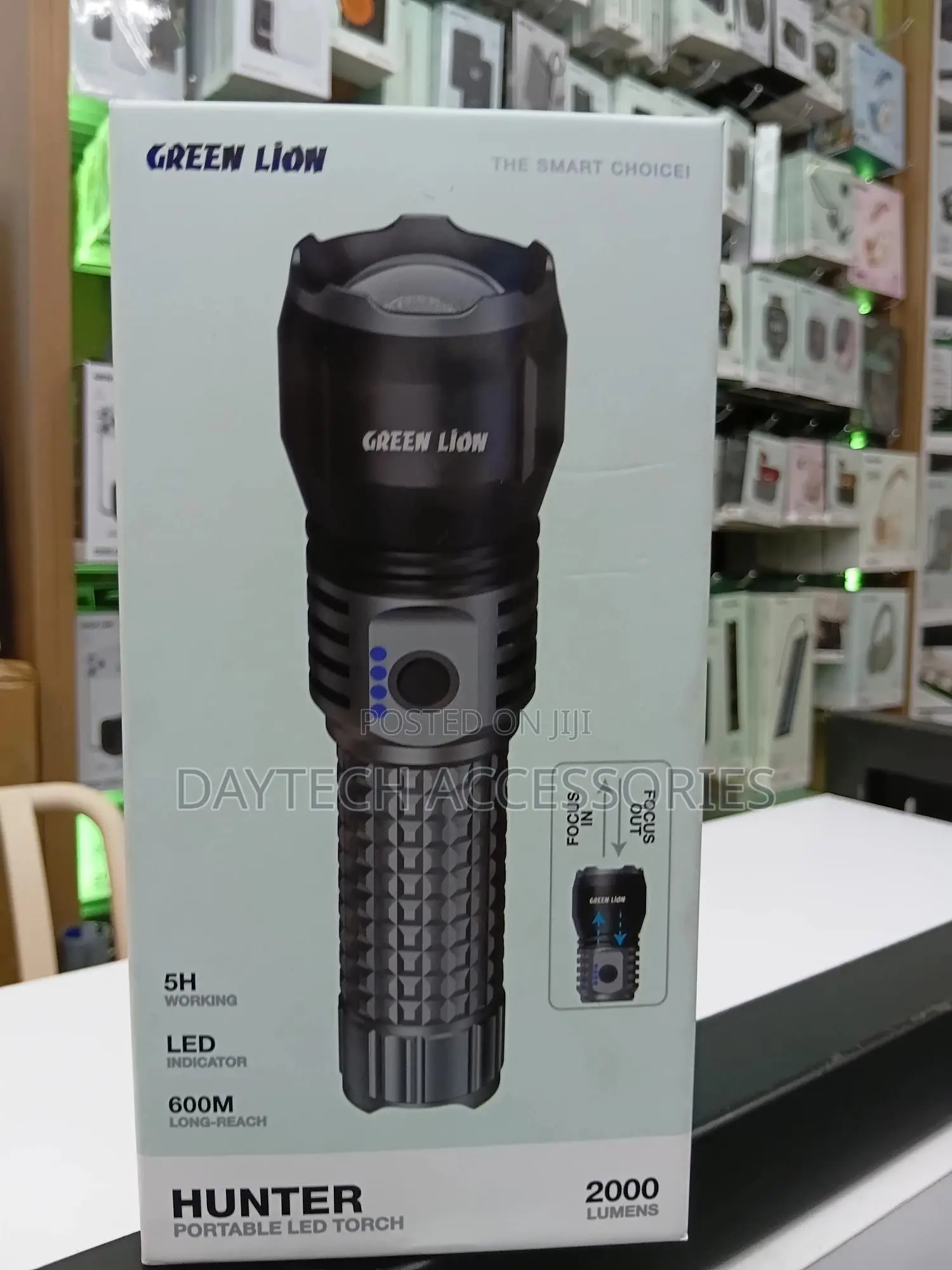Green Lion Hunter Portable Led Torch 5000mah 2000 Lumens - Black