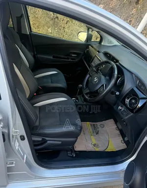 Toyota Vitz 2019 Silver