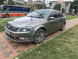 Volkswagen Passat 2013 Silver