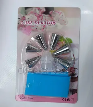 Cake Decorator