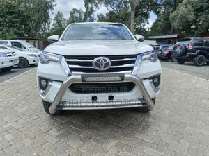Toyota Fortuner 2019 White