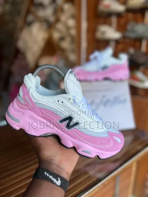Ladies New Balance 1000 Pink Sneakers
