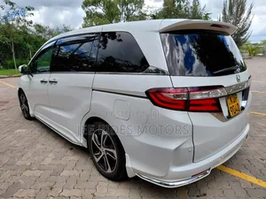 Honda Odyssey 2.4 G 2WD (8 seater) 2016 White