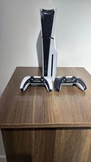 Ps 5 Slim Disc + Two Controllers 