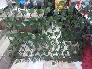 Retractable Artificial Privacy Fence