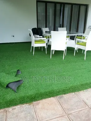 Decorative Artificial Grass Carpet – Soft, Durable Natural Look