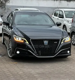 Toyota Crown 2019 Black