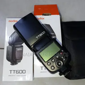 Camera Flash Godox Tt 600, Powered by Four Aa Batteries