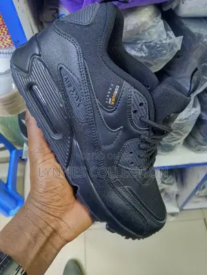 Nike Air Max 90 All Black - Classic Streetwear Sneakers