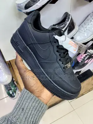 Nike Air Force 1 - Classic Streetwear Sneakers