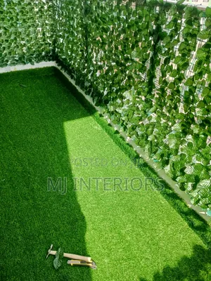 Luxury Artificial Turf Grass Decorative Privacy Fence Setup
