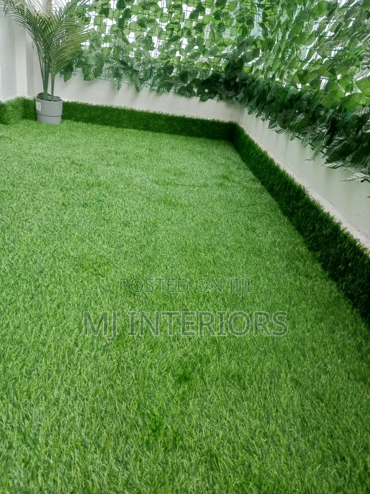 Beautiful Synthetic Grass Carpet for Compound Garden