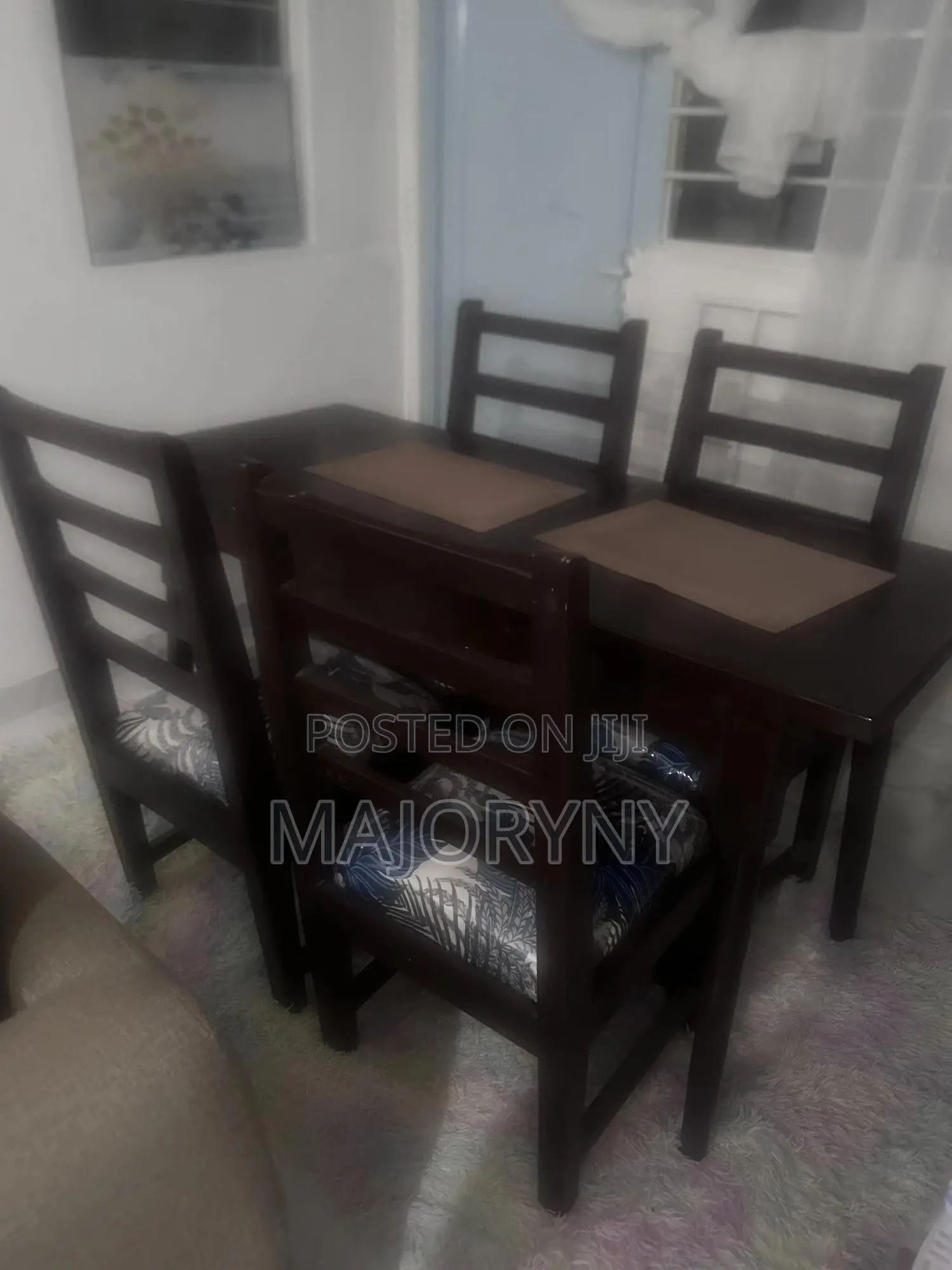 4 Seater Dinning Table