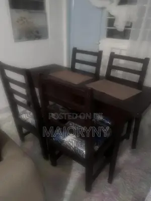4 Seater Dinning Table