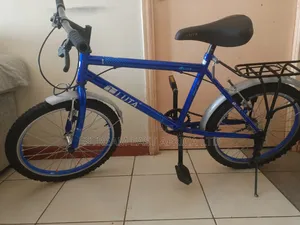 Luta Bicycle, Size 20 Kids Bike. Ideal for Ages 5 to 9 Years.