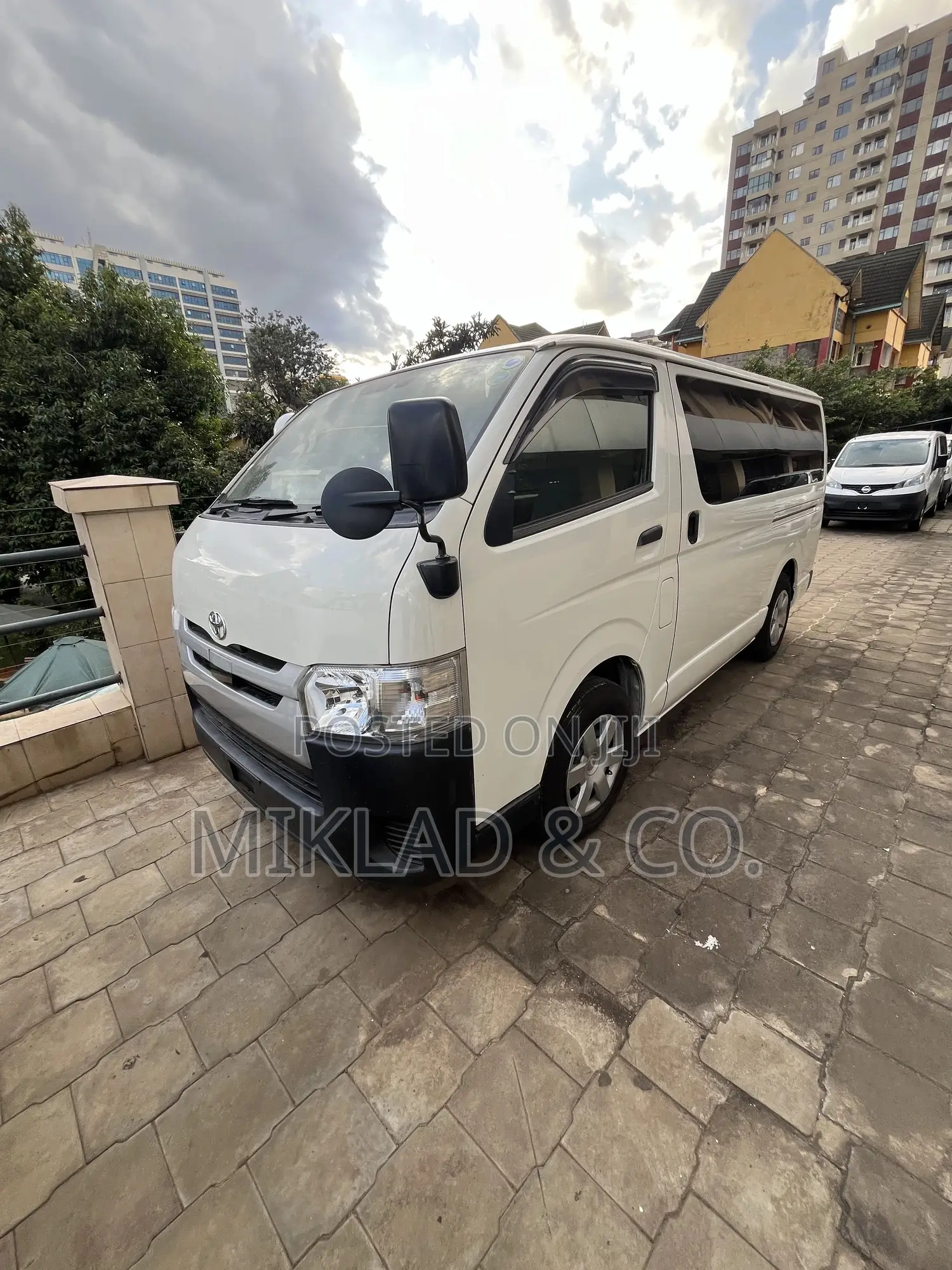 Toyota HiAce 2019 White
