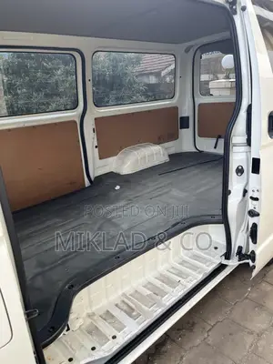 Toyota HiAce 2019 White