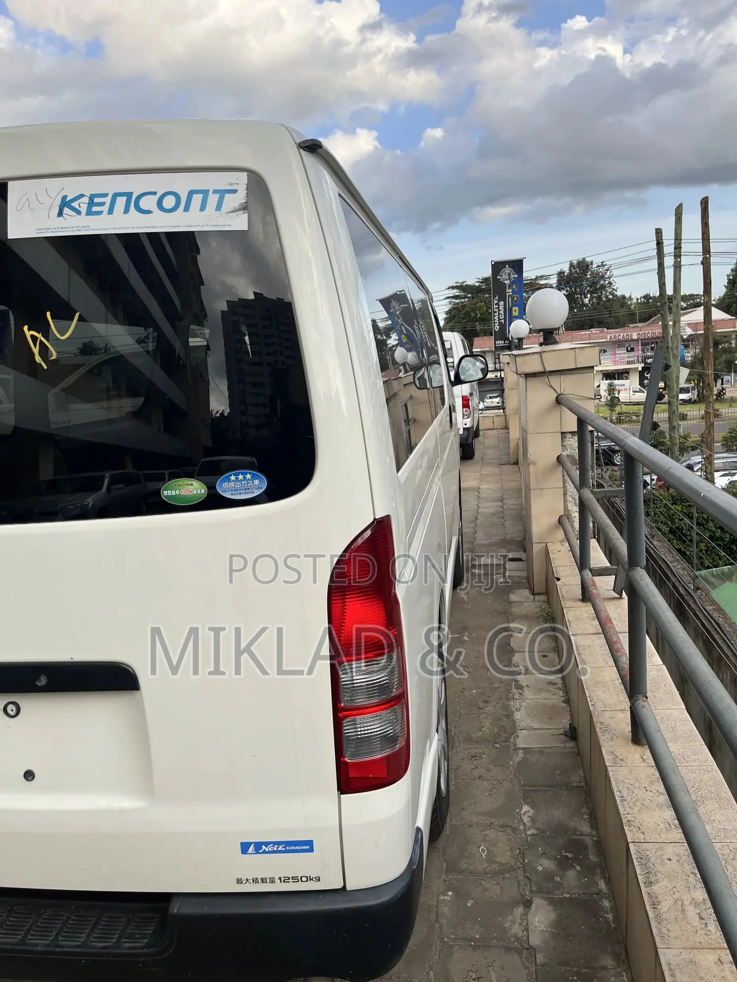 Toyota HiAce 2019 White
