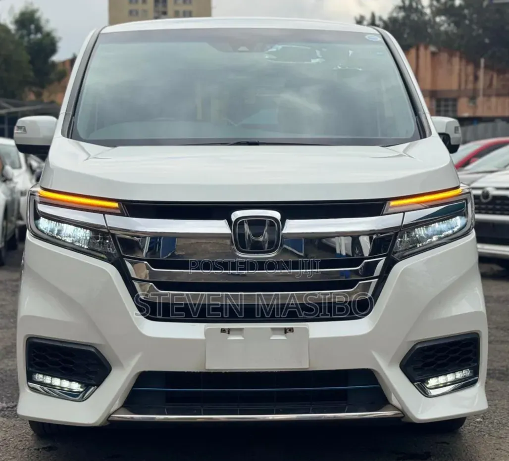Honda Stepwgn 2019 White