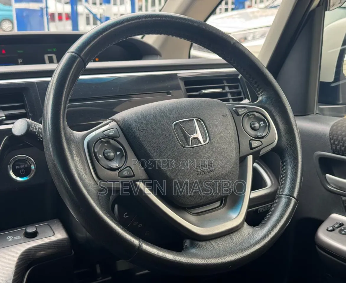 Honda Stepwgn 2019 White