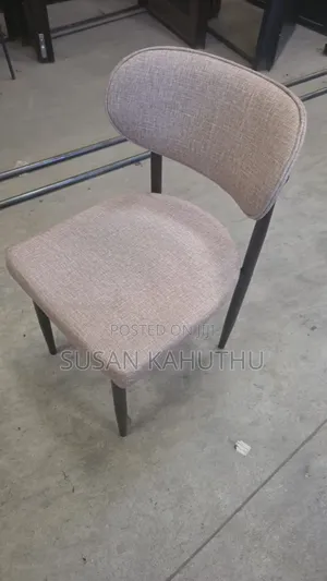 Beige And Black Chiselled Exquisite Seats