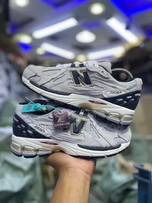 New Balance1906 - Classic Retro Streetwear Sneakers