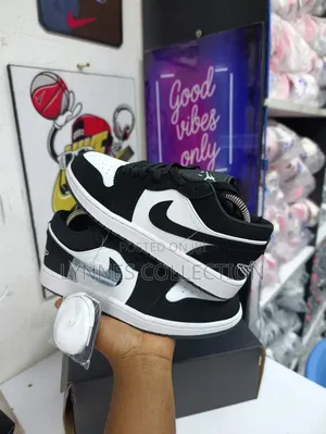 Nike Jordan 1 Low Cut Collection - Classic Streetwear Sneakers
