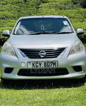 Nissan Tiida 2013 Silver