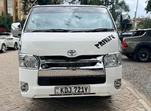 Toyota HiAce 2016 White