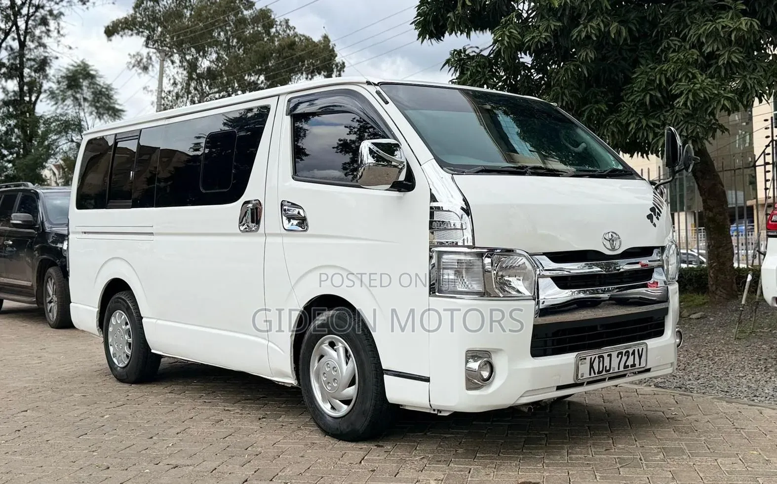 Toyota HiAce 2016 White