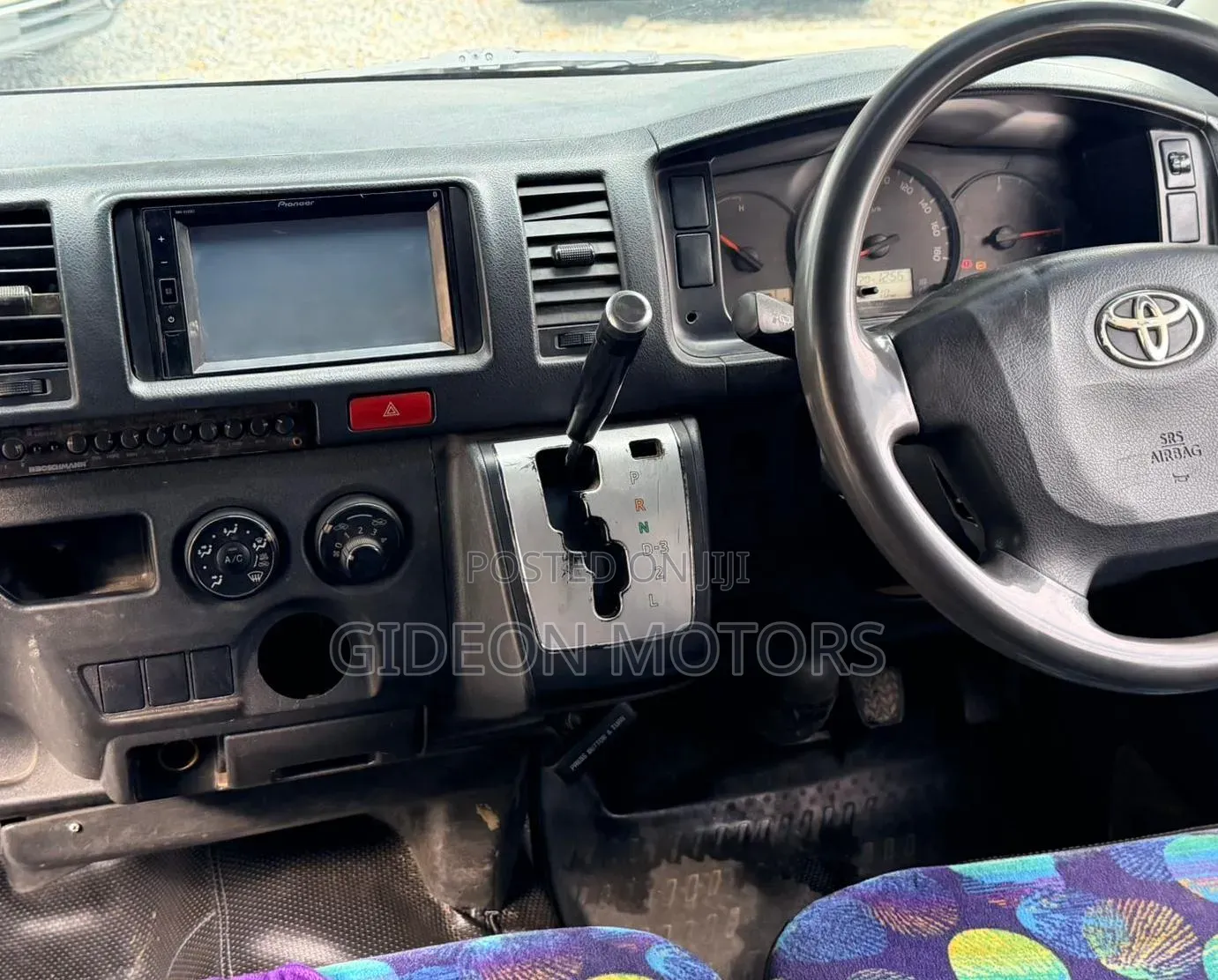 Toyota HiAce 2016 White