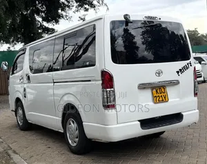 Toyota HiAce 2016 White