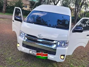 Toyota HiAce 2021 White