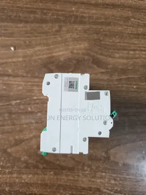 Suntree Scb8-63 C63 4-Pole Ac Circuit Breaker (63a)