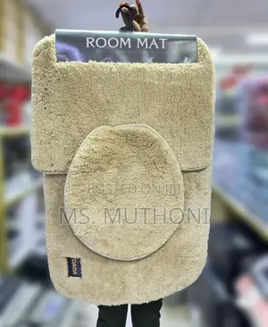 Plush 3-Piece Bathroom Mat Set Featuring a Non-Slip Backing