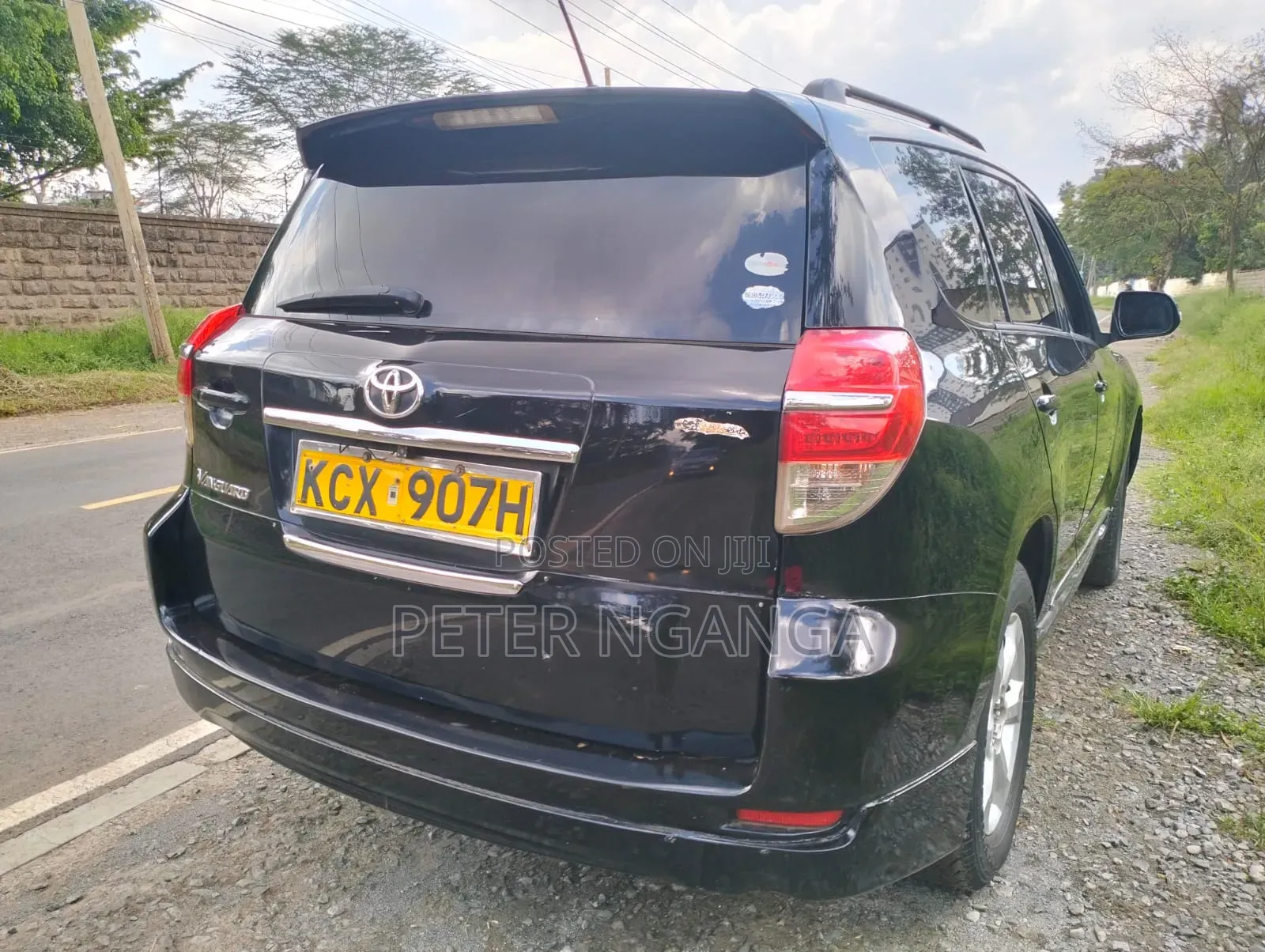 Toyota Vanguard 2012 Black