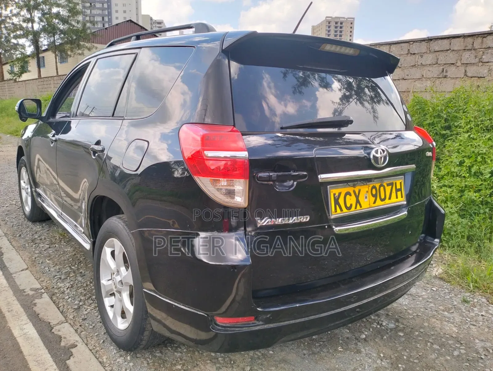 Toyota Vanguard 2012 Black