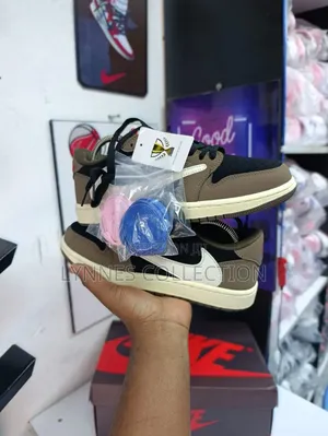 Nike Jordan 1 Low Travis Scott Reverse Mocha - Streetwear Sneakers